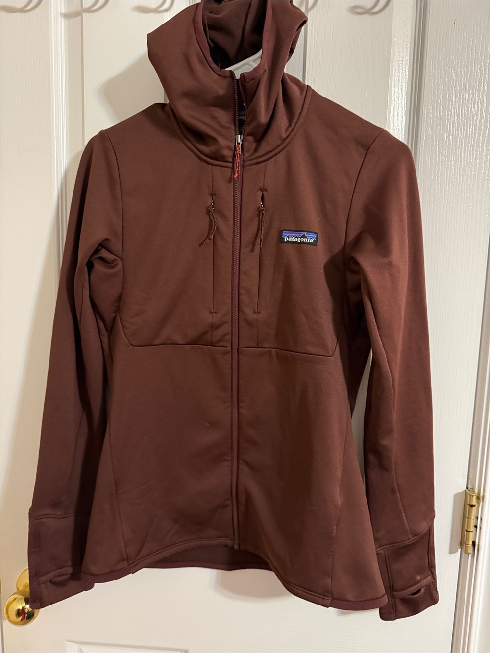 Patagonia Women’s R1 Thermal Full Zip Hoody. Style 40605. Color: DAK. Size: S